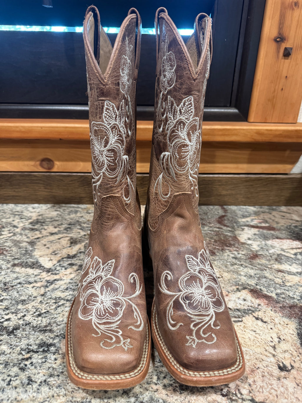 🤎 LIKE NEW Shyanne Floral Western Boots 🤎Women’s Size 8.5M