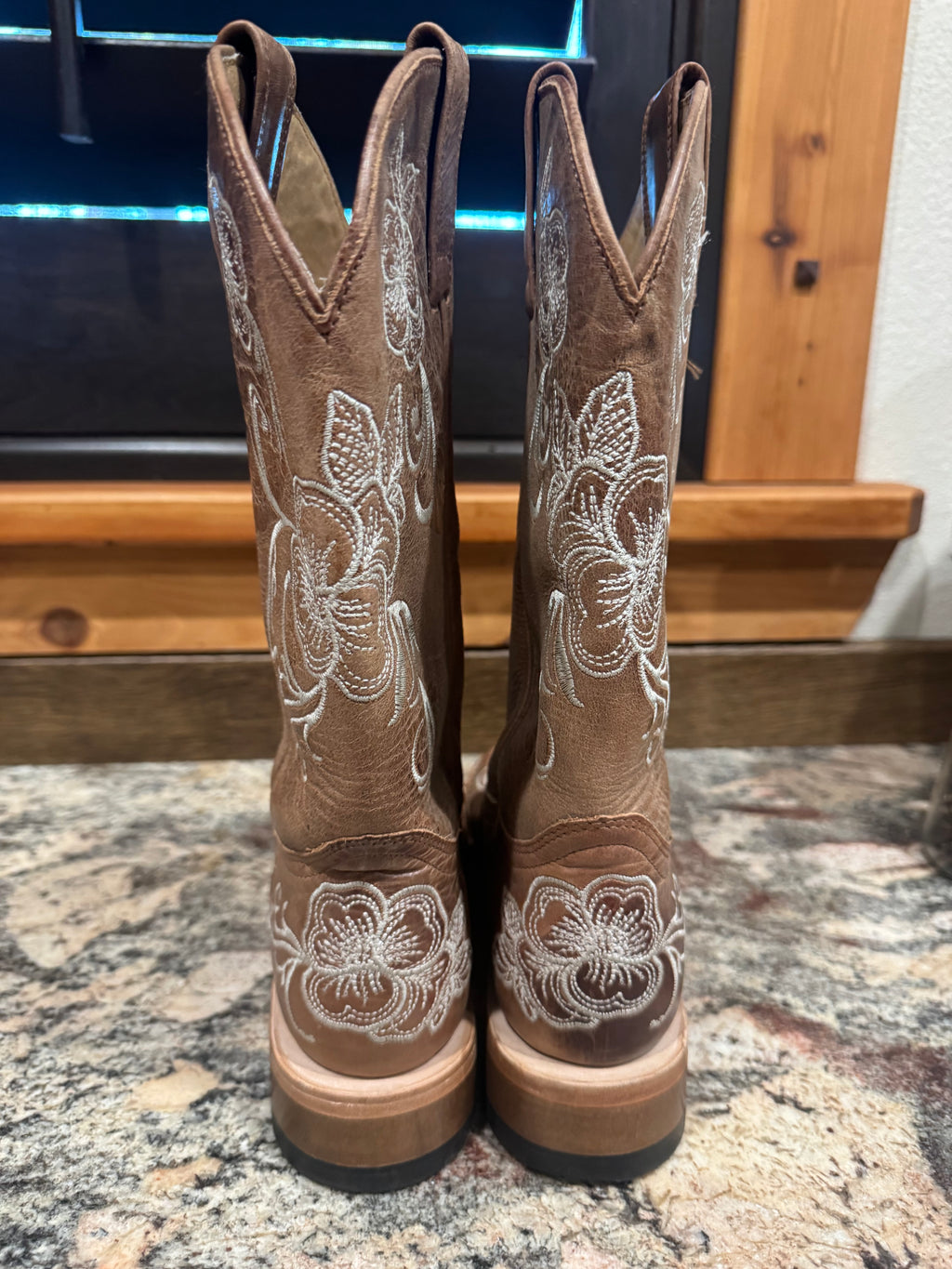 🤎 LIKE NEW Shyanne Floral Western Boots 🤎Women’s Size 8.5M