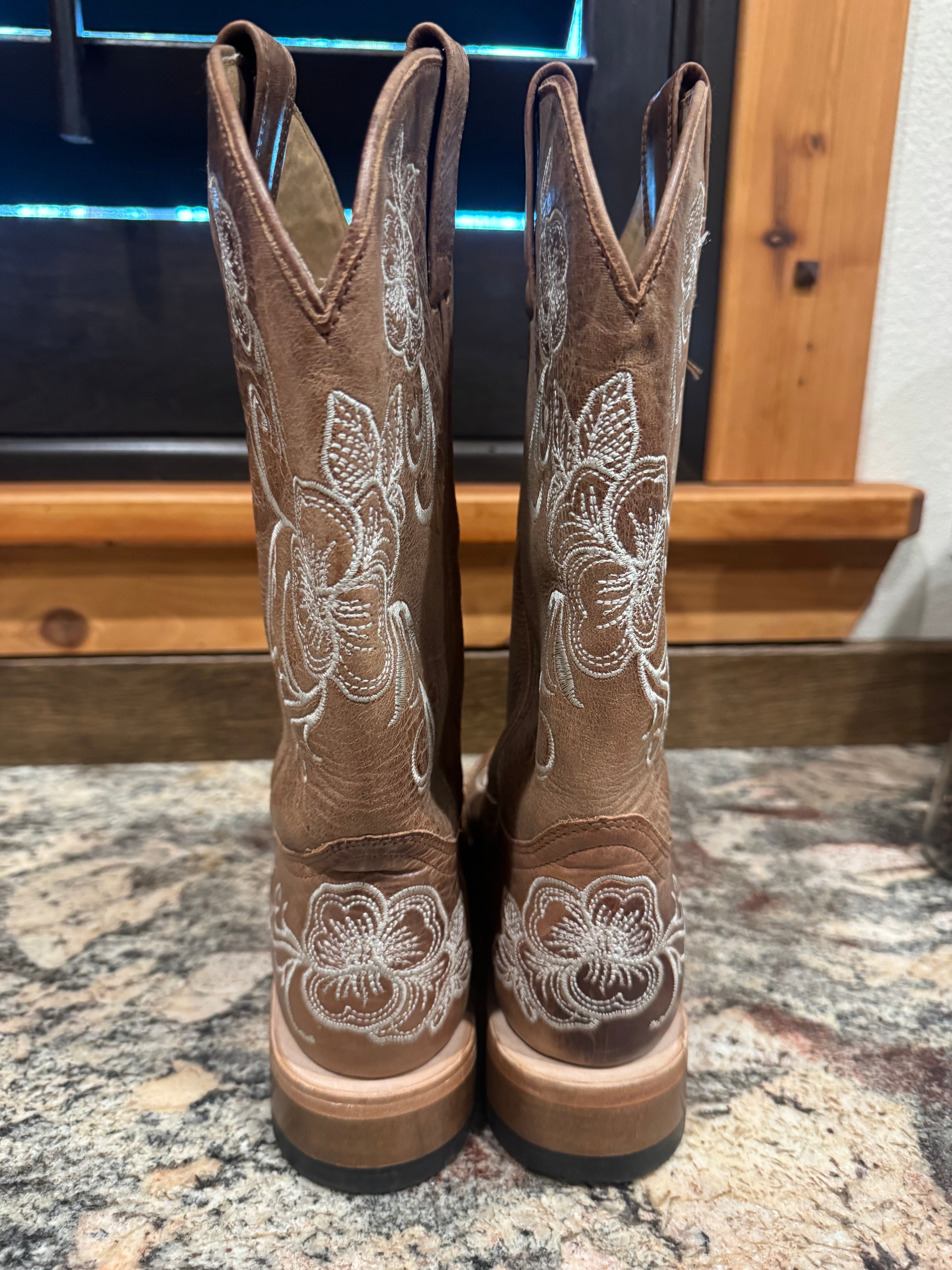 🤎 LIKE NEW Shyanne Floral Western Boots 🤎Women’s Size 8.5M